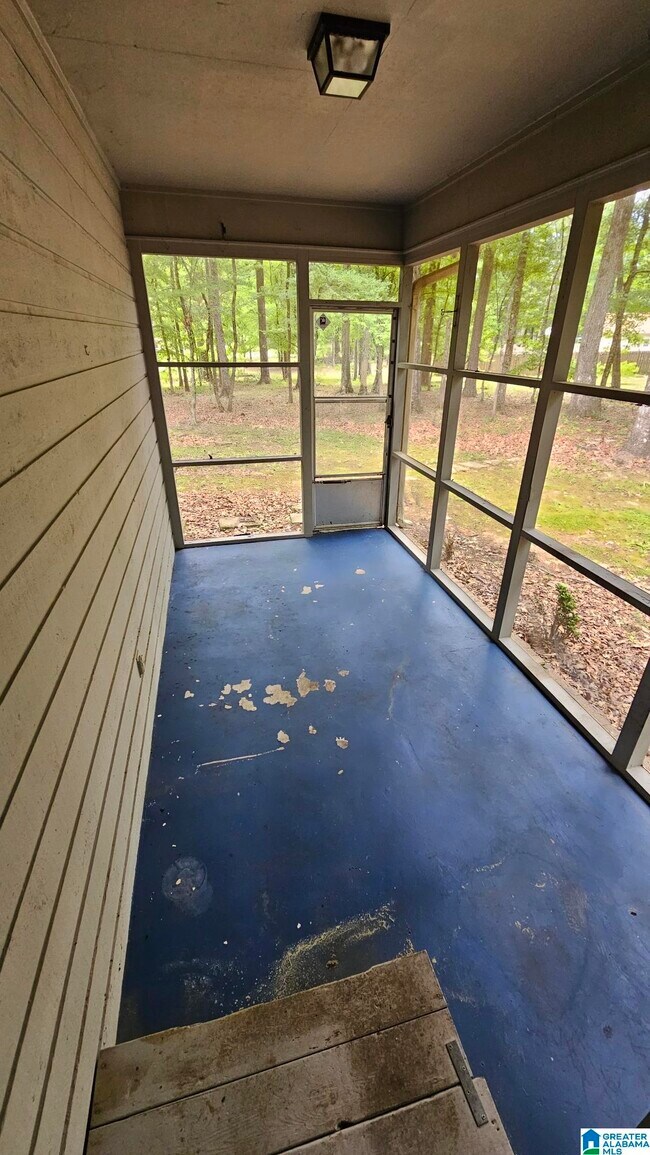 Building Photo - 22 Harris Ln