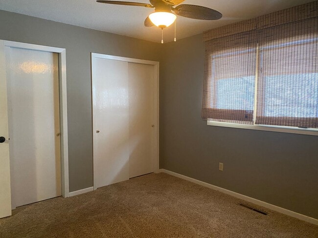 Building Photo - Charming Home w/ Spacious, Fenced yard