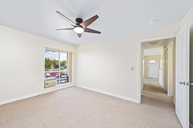 Building Photo - 2 Bedroom 2 Bathroom Upstairs Unit with Up...