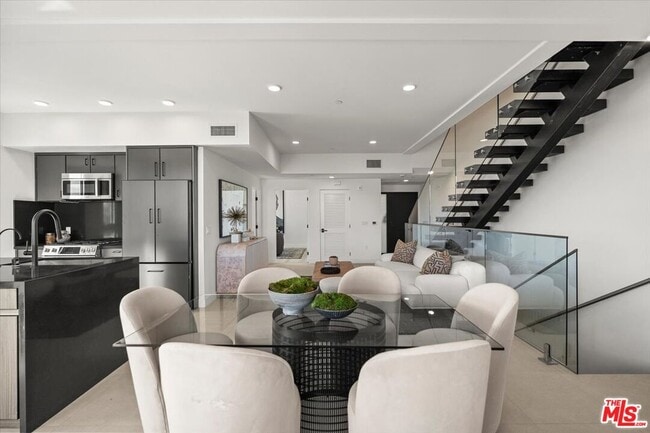 Building Photo - 1257 N Sweetzer Ave