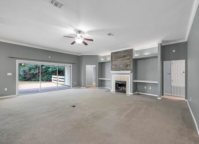 Building Photo - 5897 Saratoga Dr