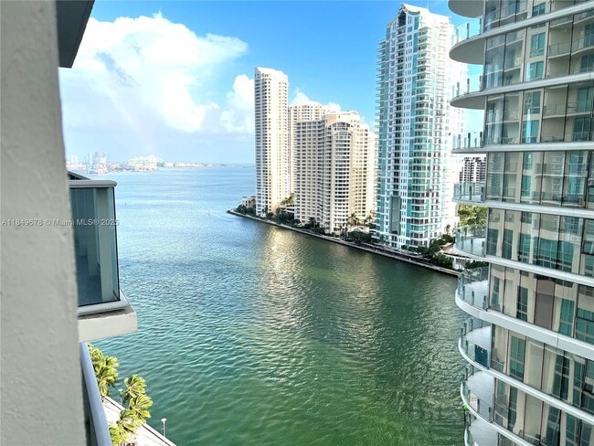 Building Photo - 300 S Biscayne Blvd