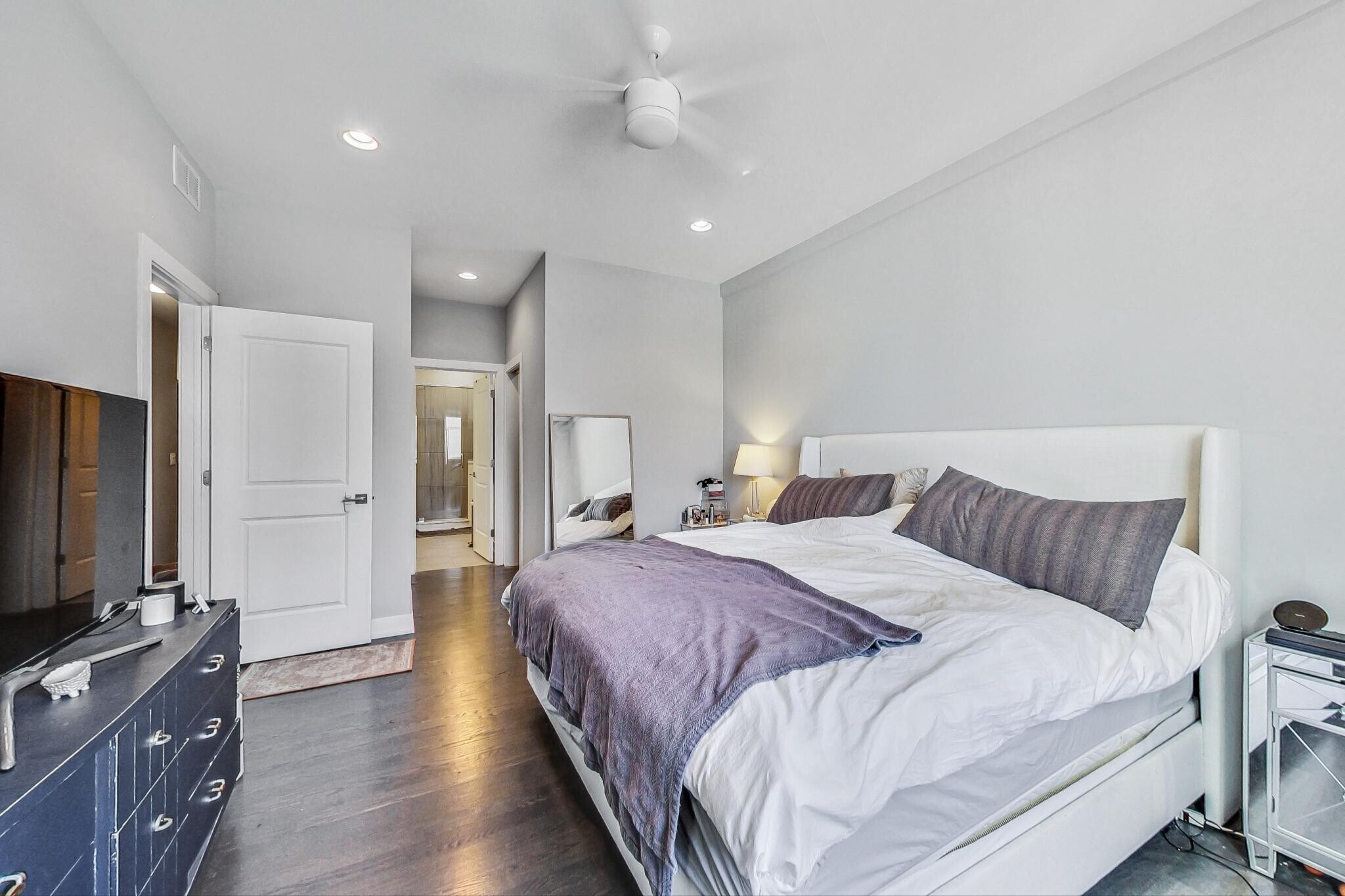 Building Photo - 3620 W Irving Park Rd