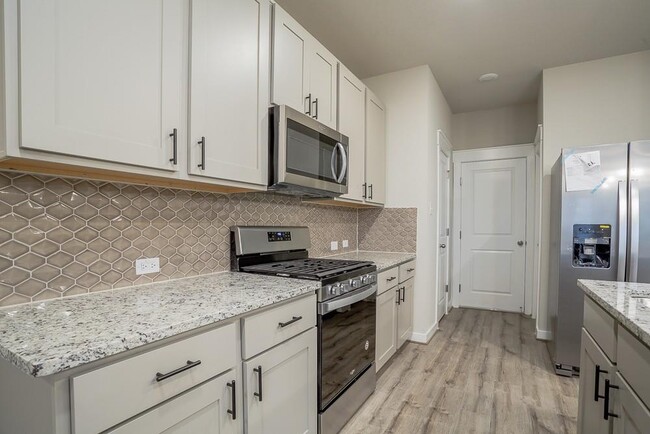 Building Photo - 601 Fiery Skipper Dr