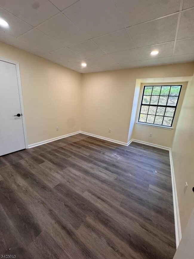 Building Photo - 350 S Sparta Ave