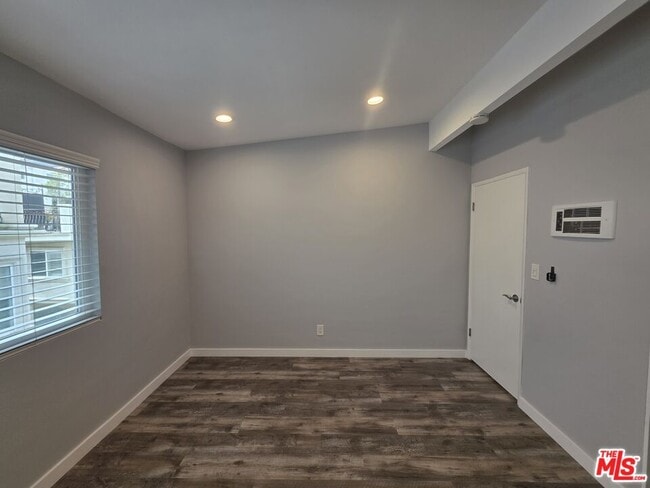 Building Photo - 210 S Lucia Ave