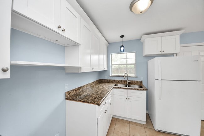 Building Photo - 3511 Palm Ave