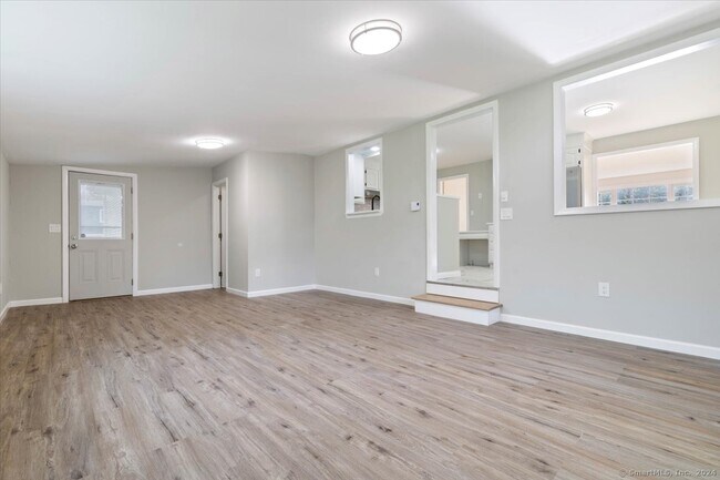 Building Photo - 3 Alscot Dr