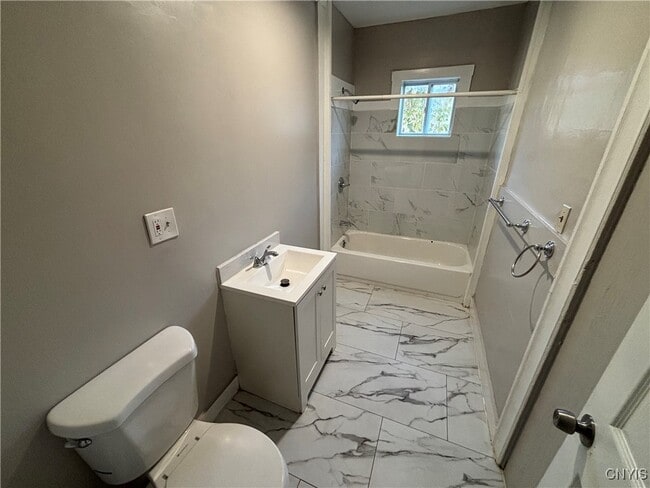 Building Photo - 1070 S Geddes St