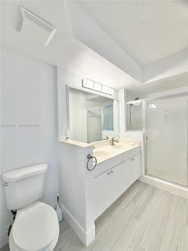 Building Photo - 17100 N Bay Rd