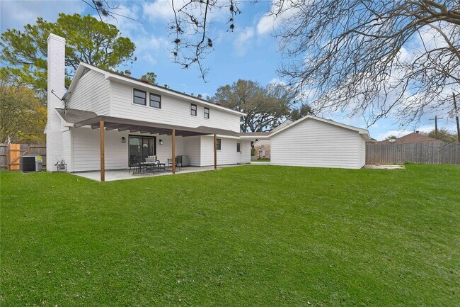 Building Photo - 2726 Stetson Ln