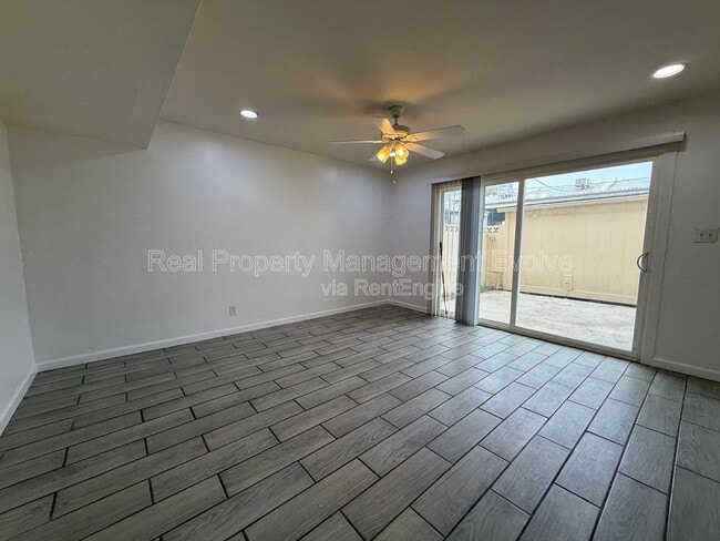 Building Photo - 4613 S Mill Ave