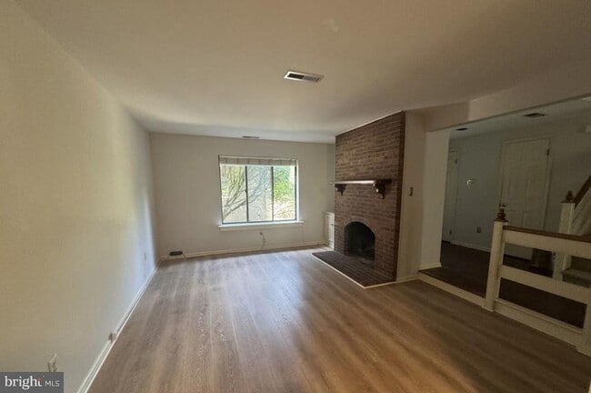 Building Photo - 74 Highgate Ln