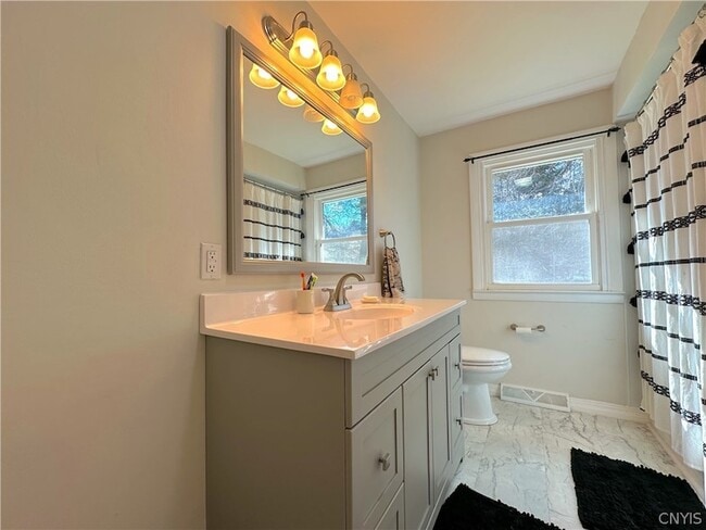 Building Photo - 4055 Bristol Rd