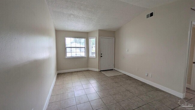 Building Photo - 8264 Continental Dr
