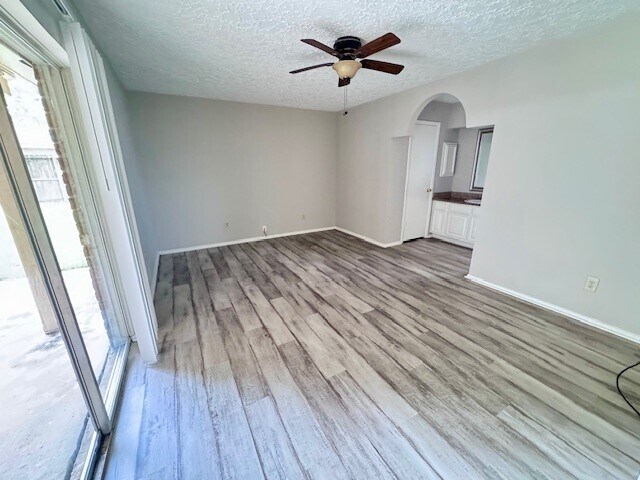 Building Photo - 5502 Maplegate Dr