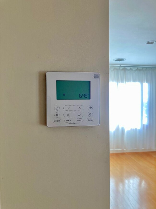 Building Photo - Stunning 2 Bedroom, 1 Bath Craftsman Front...