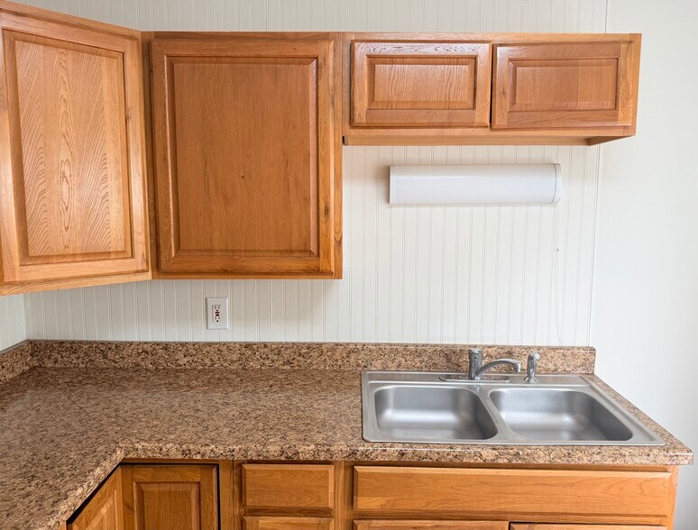 Kitchen - 310 E 4th St