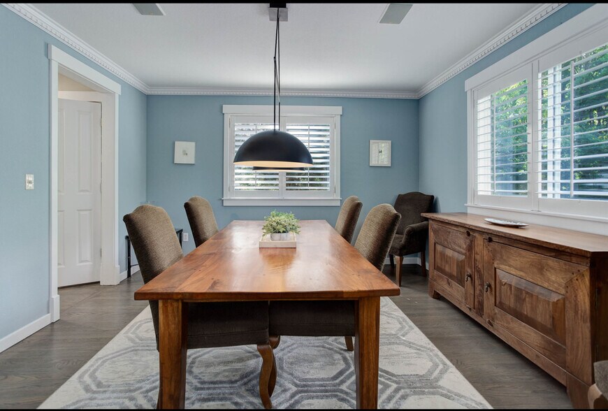 Building Photo - 2305 Eagles Nest Dr