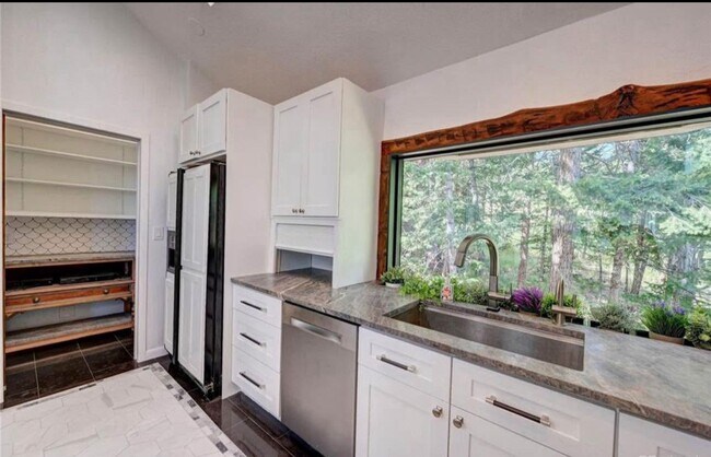 Building Photo - LUX 4BD, 3BA Genesee Mountain Home with 2-...