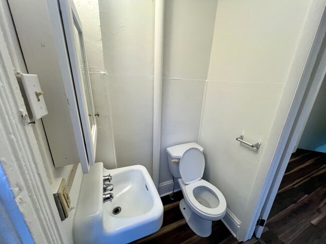 Building Photo - 462 S Christian St