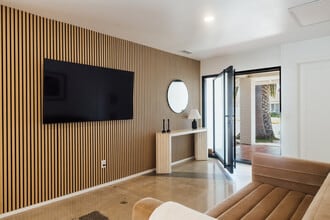 Building Photo - 4883 Hillside Dr