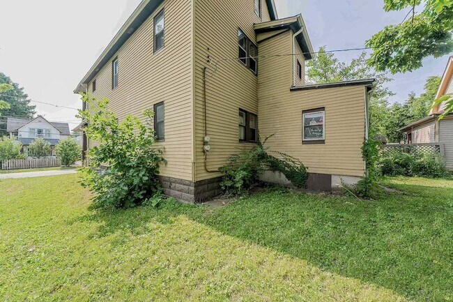 Building Photo - 3484 W 58th St