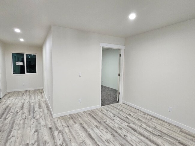 Building Photo - 38405 Woody Cir