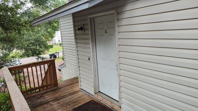 Building Photo - 2359 Claremont Ln