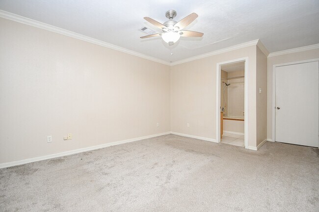 Building Photo - 8562 Laurel Trails Dr