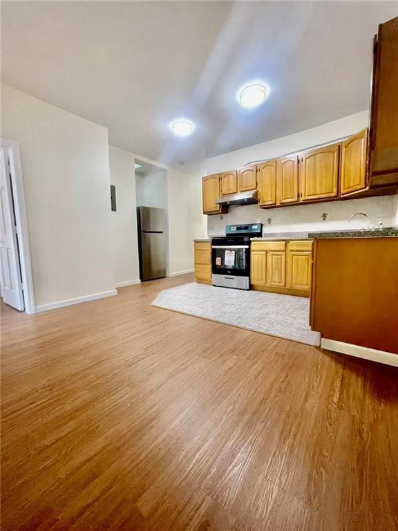 Building Photo - 1643 Bath Ave