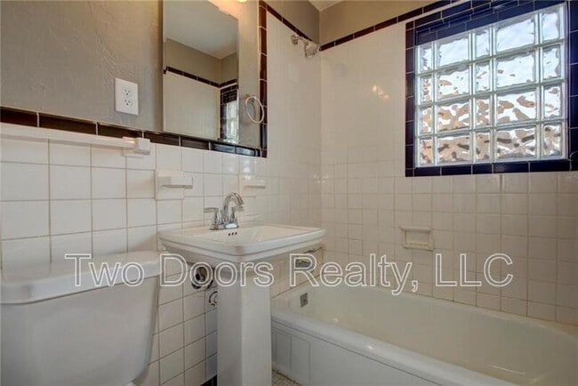 Building Photo - 2644 NW 34th St