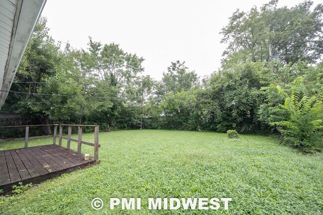 Building Photo - "Charming 3-Bedroom Home in Indianapolis with Modern Comforts!"