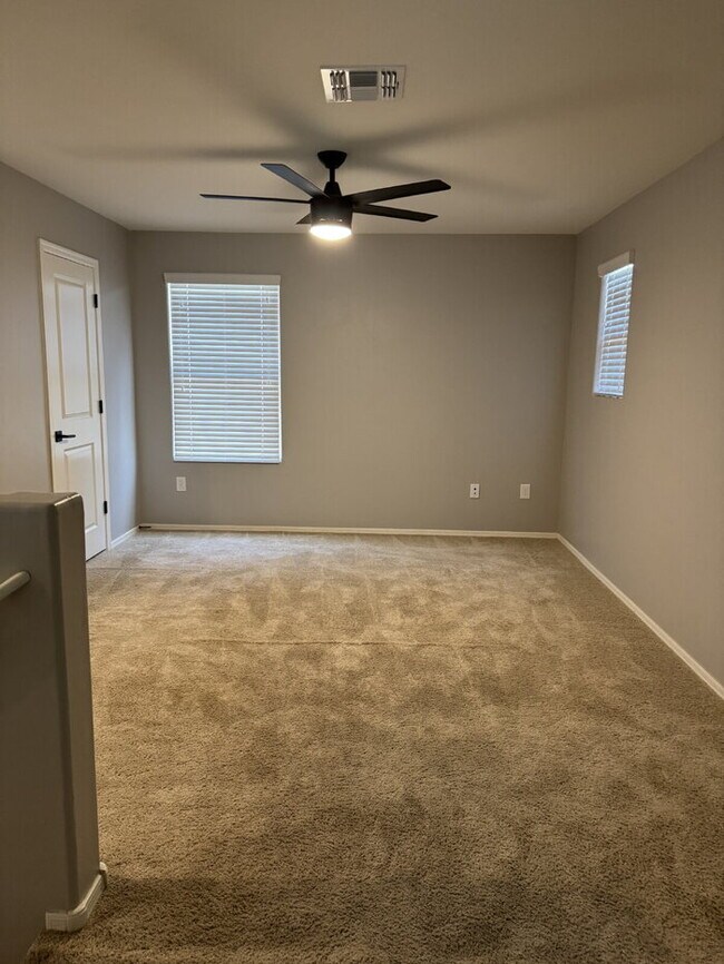 Building Photo - Madera Highlands Community.
