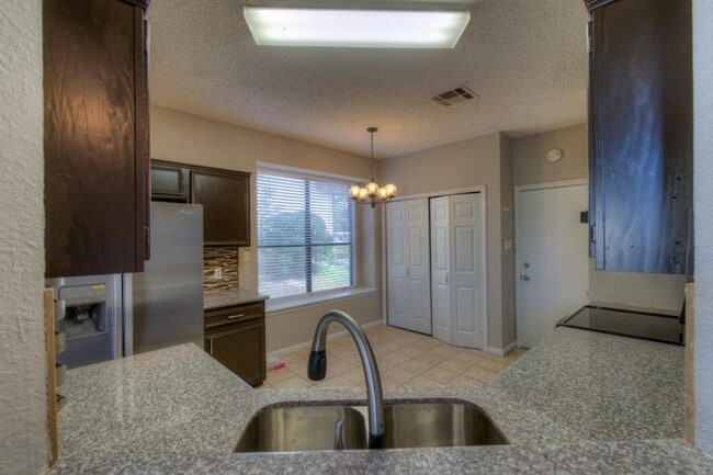 Building Photo - 1710 Woodwind Ln