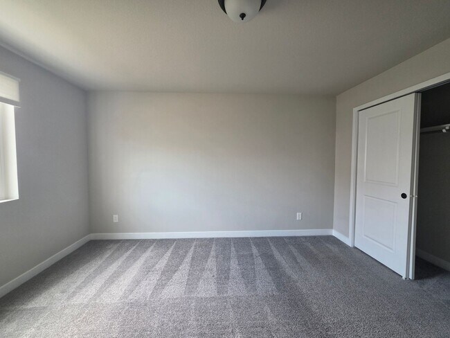Building Photo - 10429 Luneth Dr