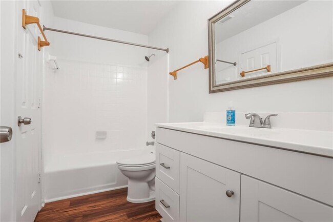 Building Photo - 571 Aberdeen Dr