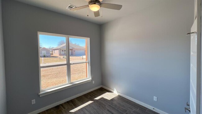 Building Photo - 424 Remington Ave
