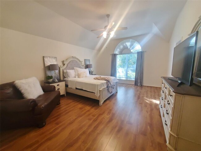 Building Photo - 4903 Falls Cir