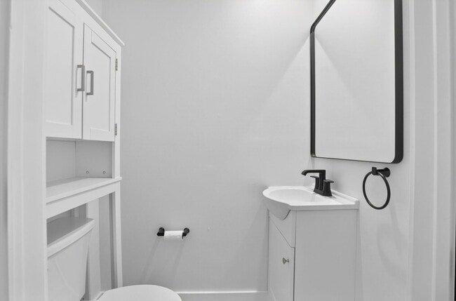 Building Photo - 5230 Woodruff Ln