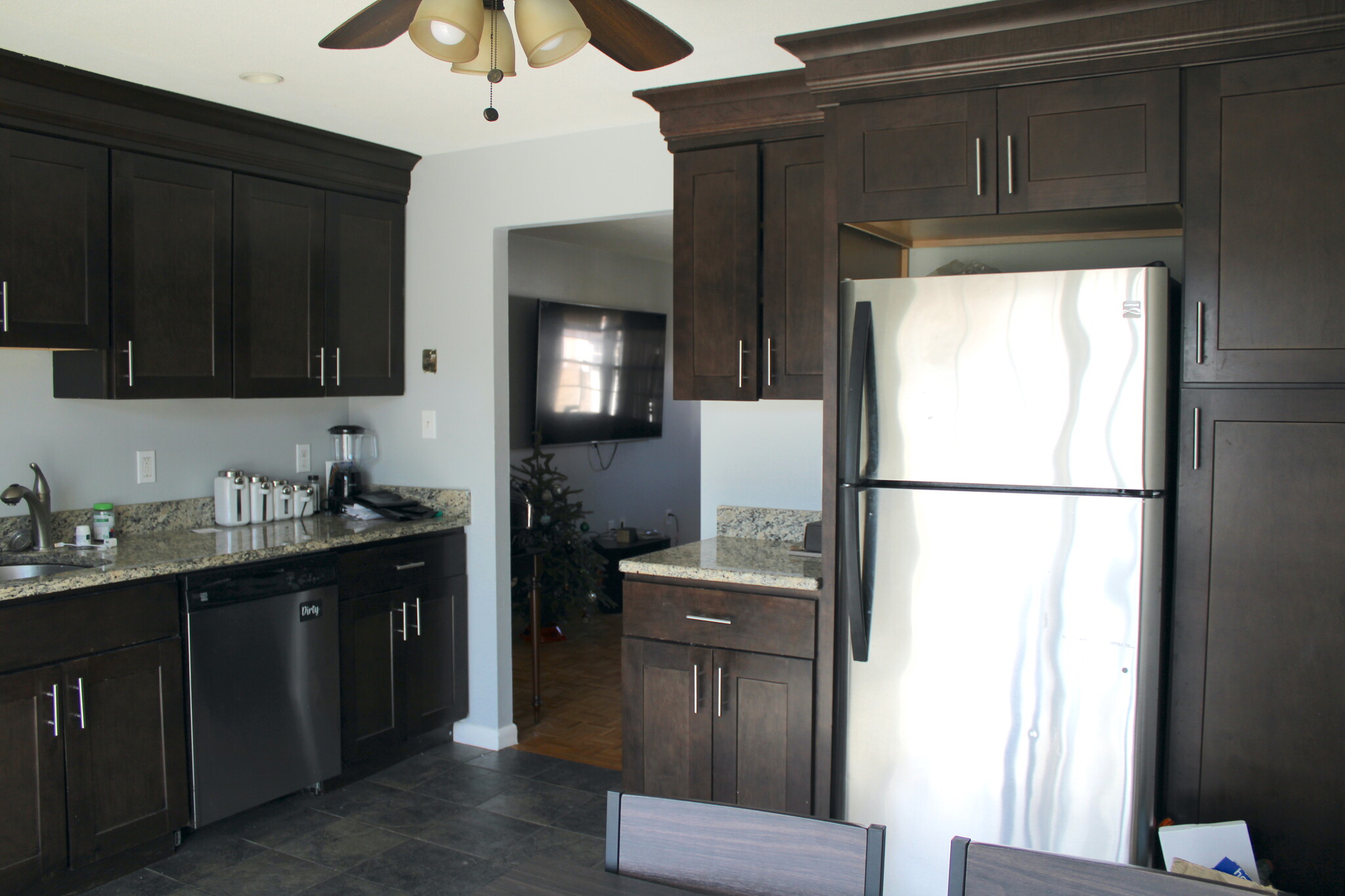 Kitchen - 70B Washington Park Dr