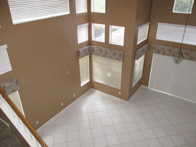 Building Photo - Beautiful Oasis-High Ceiling- Tile and Car...