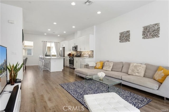 Building Photo - 715 Brooklyn Dr