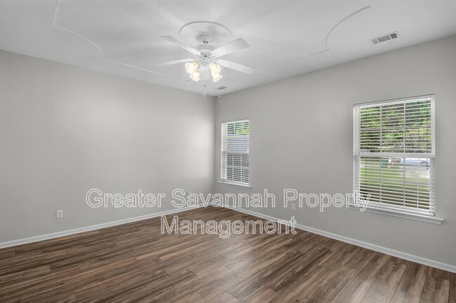 Building Photo - 201 Foxbury Square