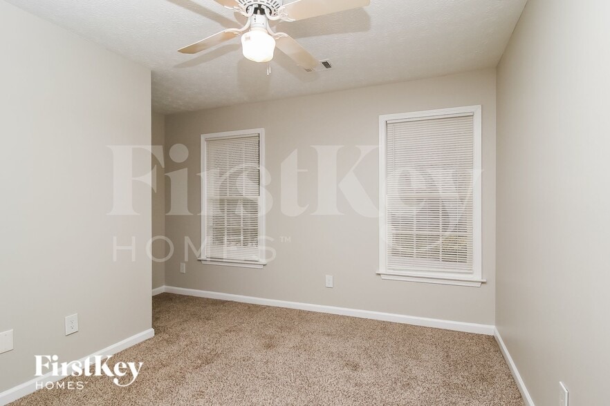 Building Photo - 1877 Wedgewood Dr