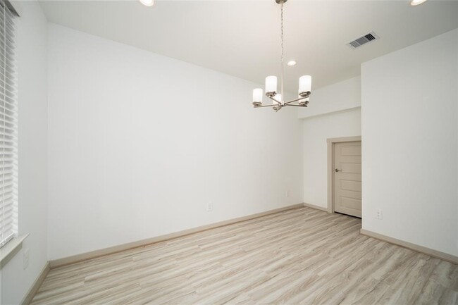 Building Photo - 29423 Red Rocks Pk Dr