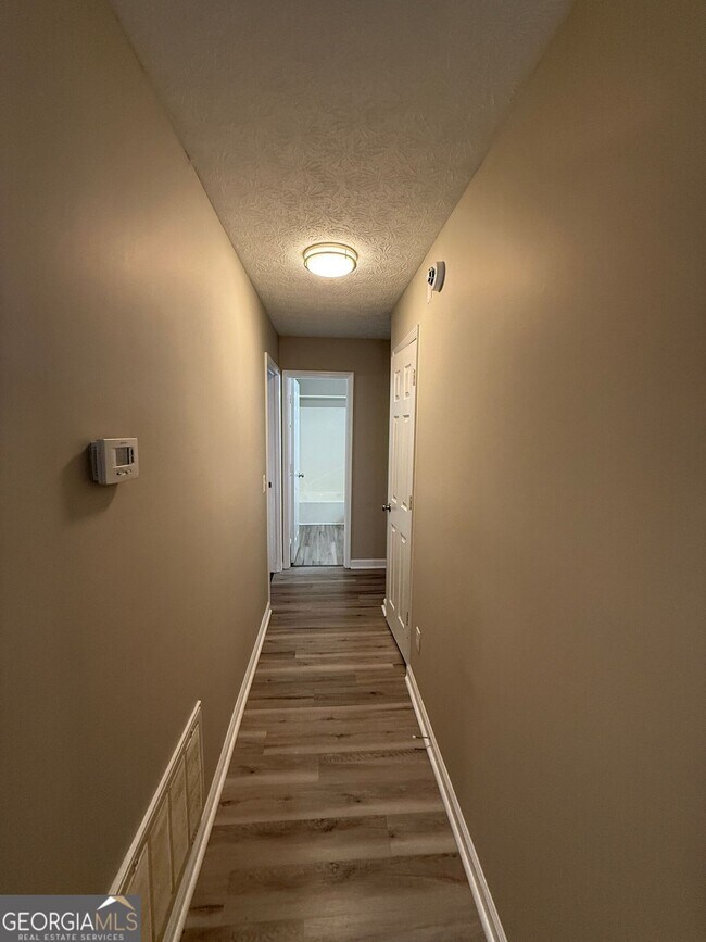 Building Photo - 117 Vintage Ct