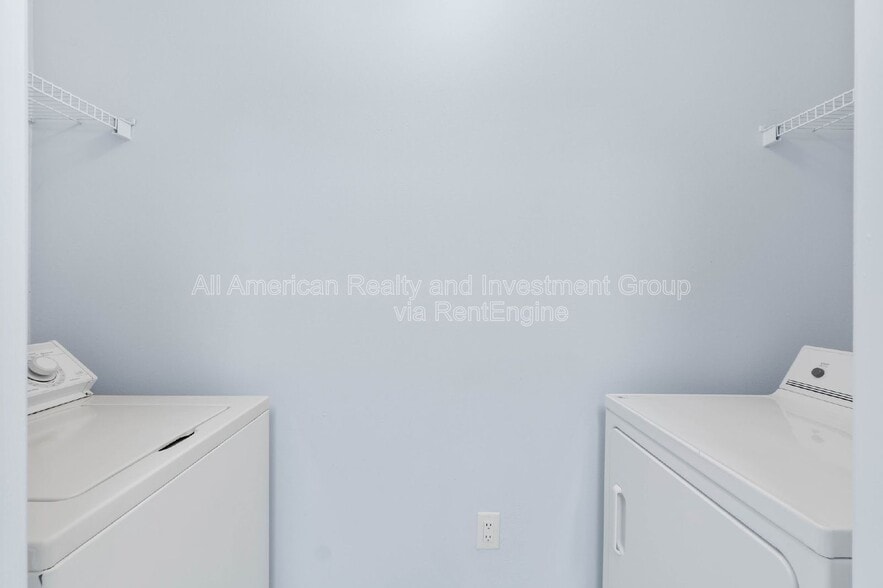 Building Photo - 4276 Calinda Ln