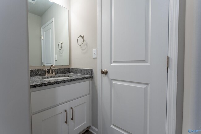 Building Photo - 118 Ocean Springs Ave