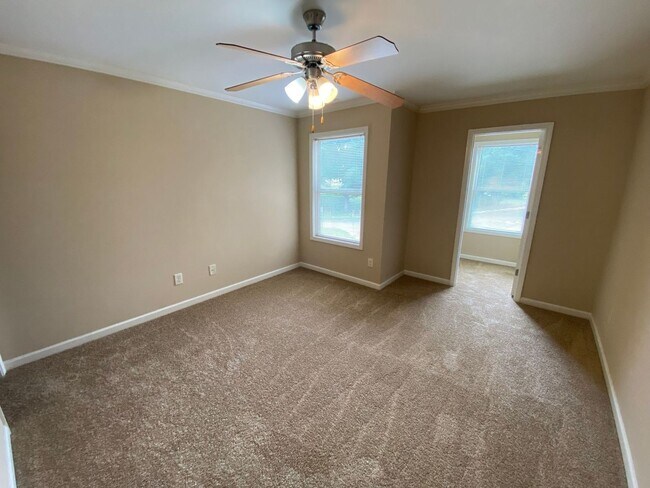 Building Photo - Pre-Leasing for August 2026!